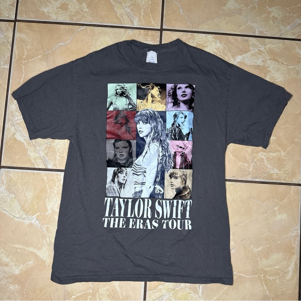 Taylor Swift The Eras Tour Graphic T-Shirt Size Medium